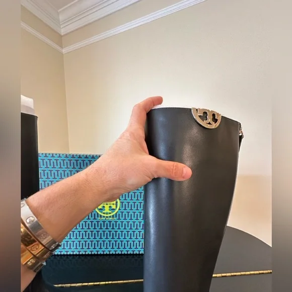 NWT RARE luxury classic minimalist equestrian authentic Tory Burch Sidney Boots - Picture 16 of 17